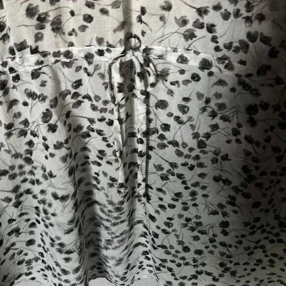 CeCe Floral Blouse (L) - Picture 5 of 5